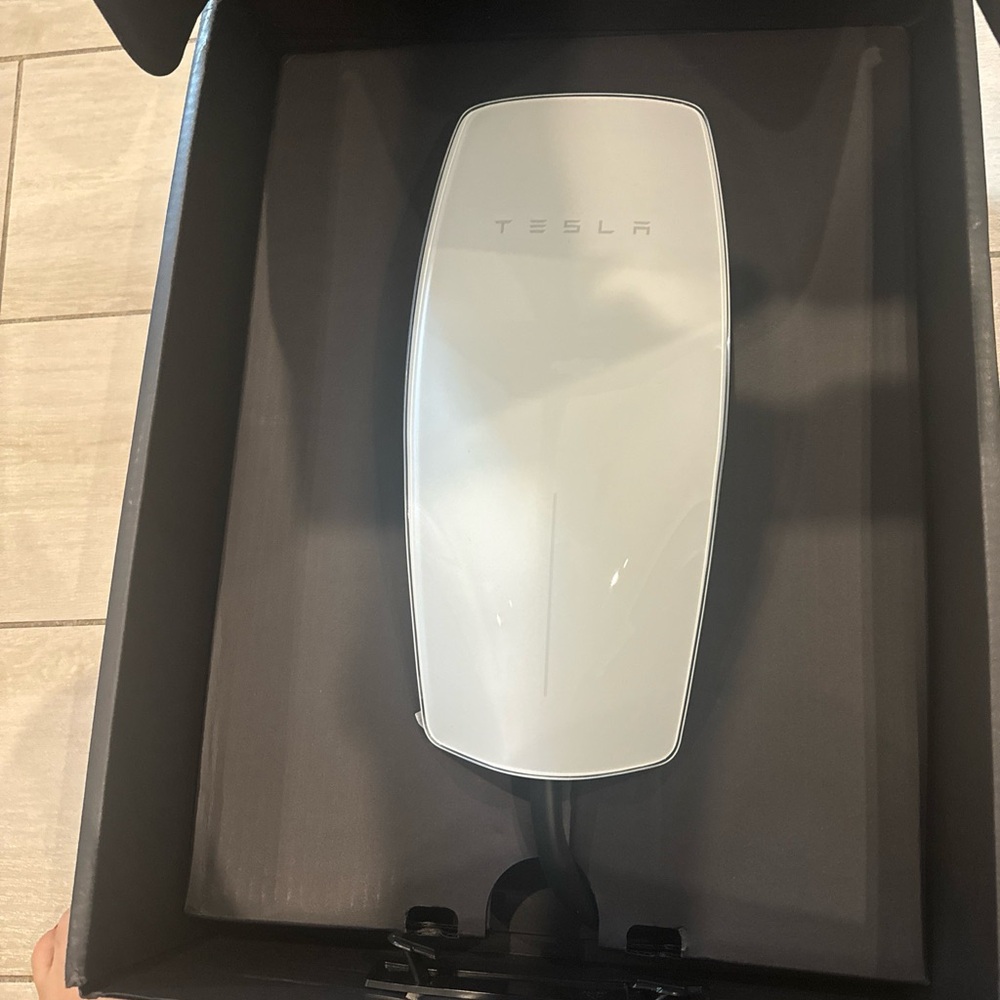 New Tesla Wall Connector